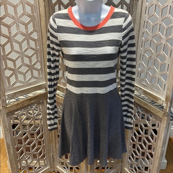 Express Striped Gray and White Color Block Skater Style Dress, Back Zip size S - Picture 2 of 12